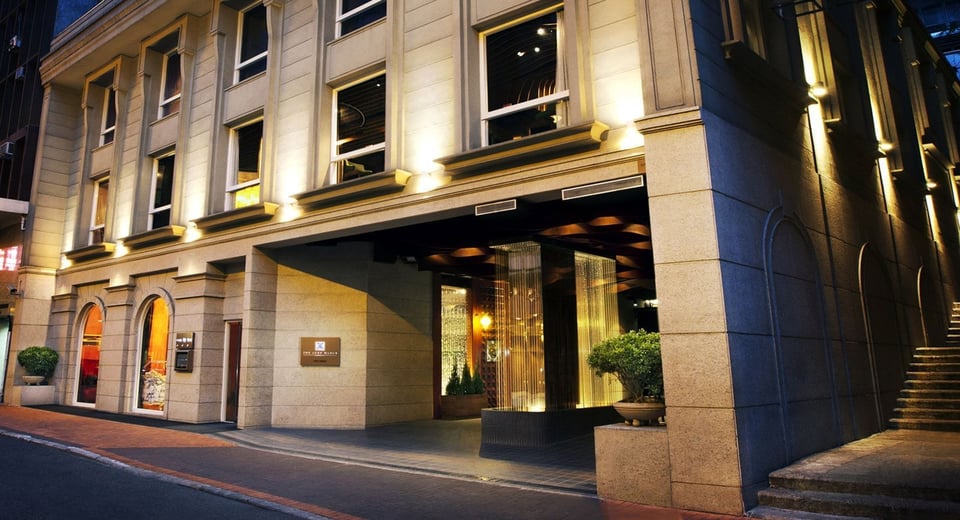 The Luxe Manor, how it began