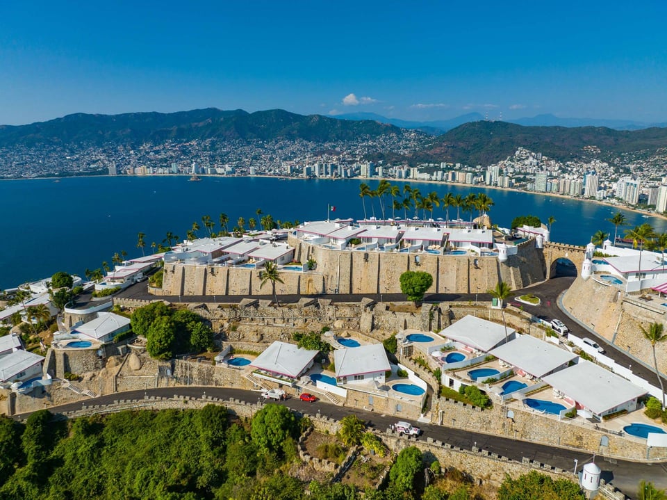Hotel Las Brisas Acapulco, how it began