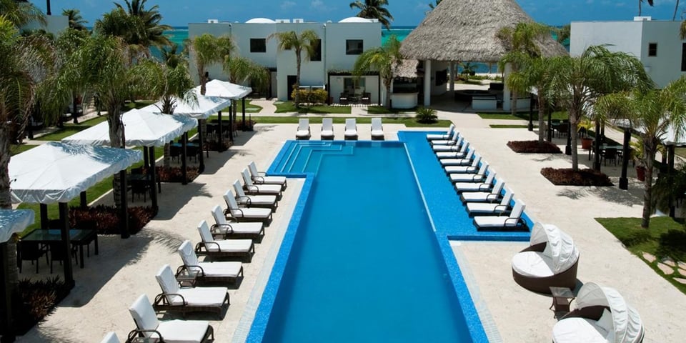 Las Terrazas Resort & Residences