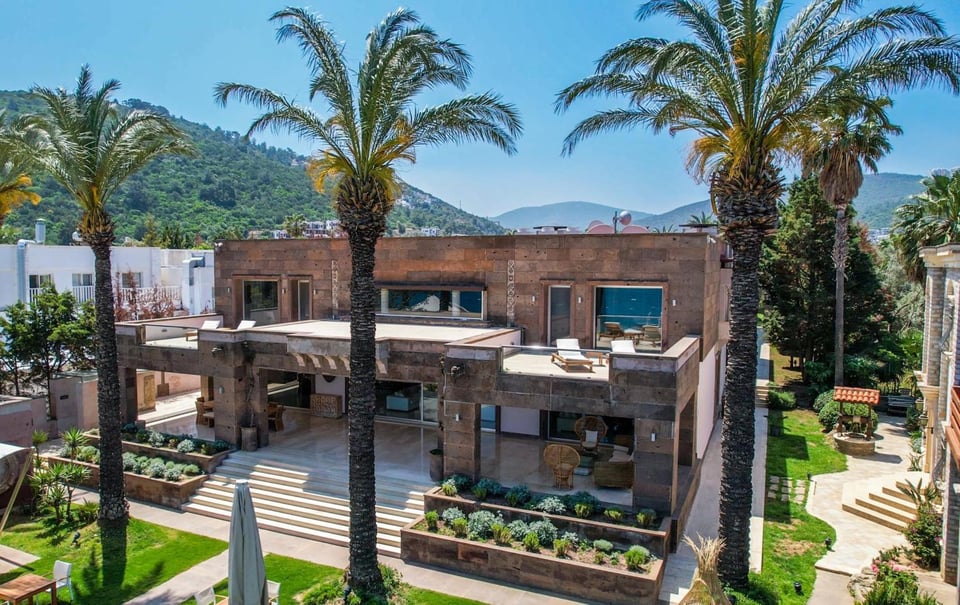 Casa dell'Arte Hotel of Arts & Leisure, how it began