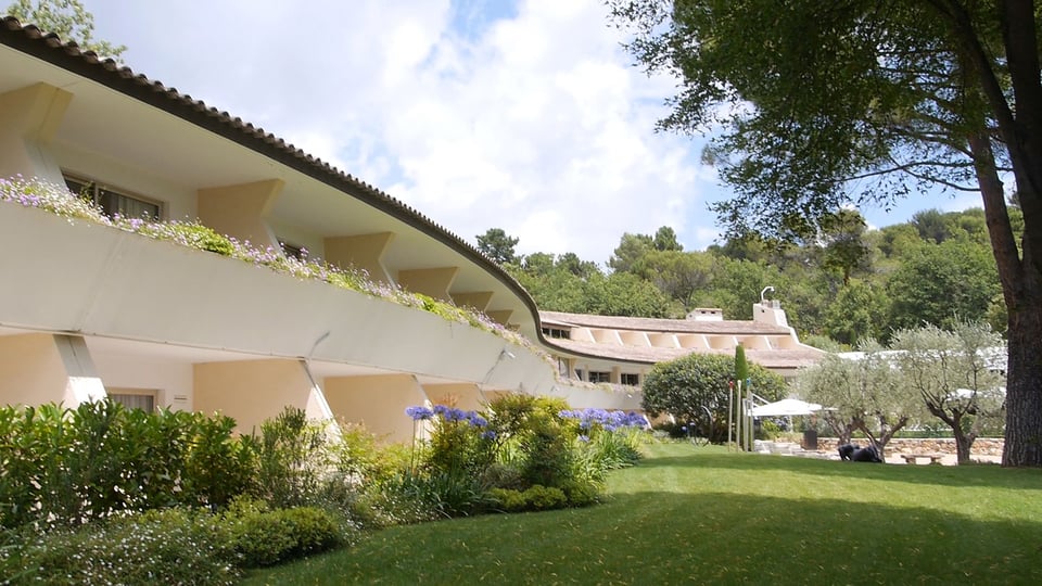 Hotel La Vague De Saint Paul Hotel And Restaurant, how it began