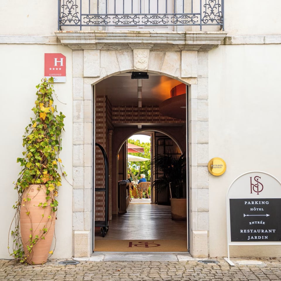 Hôtel de Silhouette, how it began