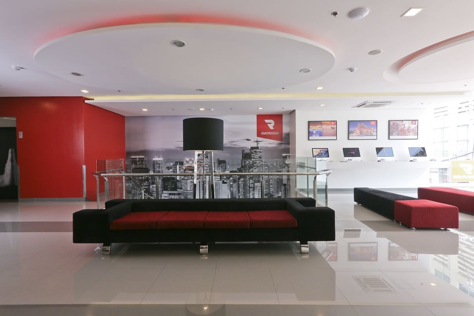 Red Planet Makati Amorsolo