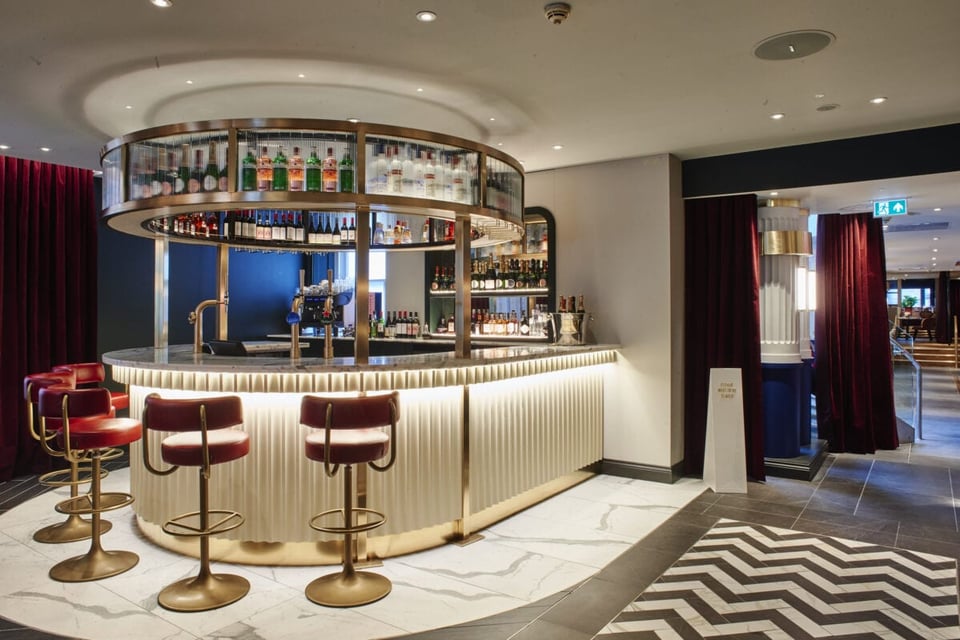 Le Monde Hotel