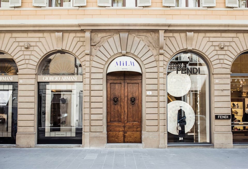 Milu Hotel, how it began