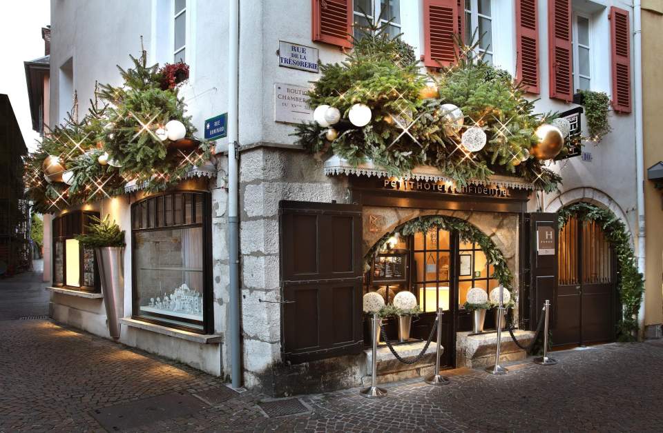 Petit Hôtel Confidentiel, how it began