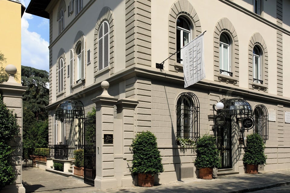 Hotel Regency, how it began