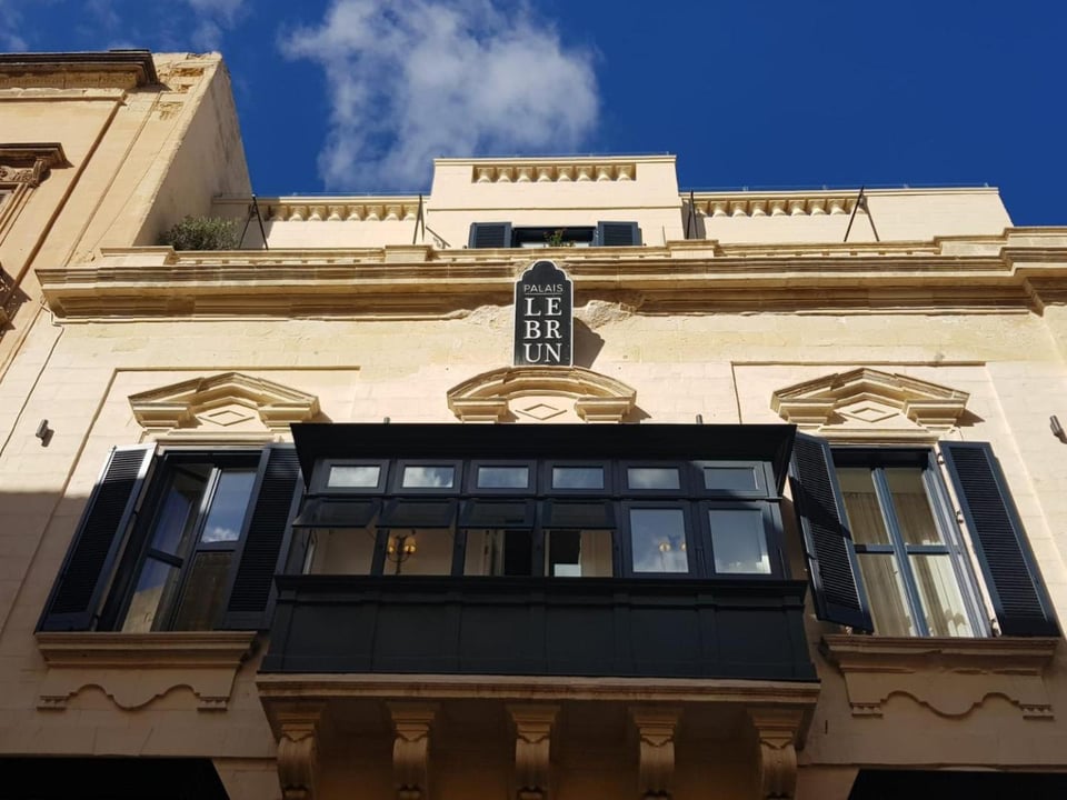 Palais Le Brun, how it began