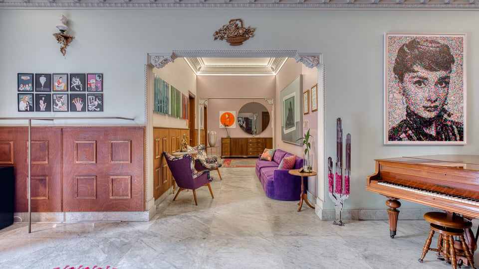 Hotel Pug Seal Polanco Anatole France