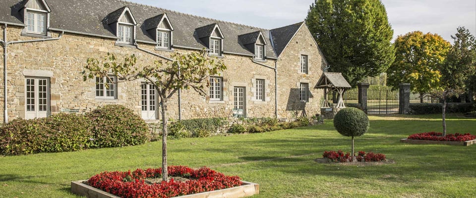 Hôtel de L'Abbaye Le Tronchet, how it began