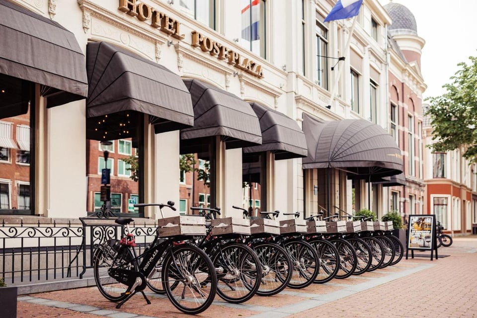Post-Plaza Hotel & Grand Café, how it began