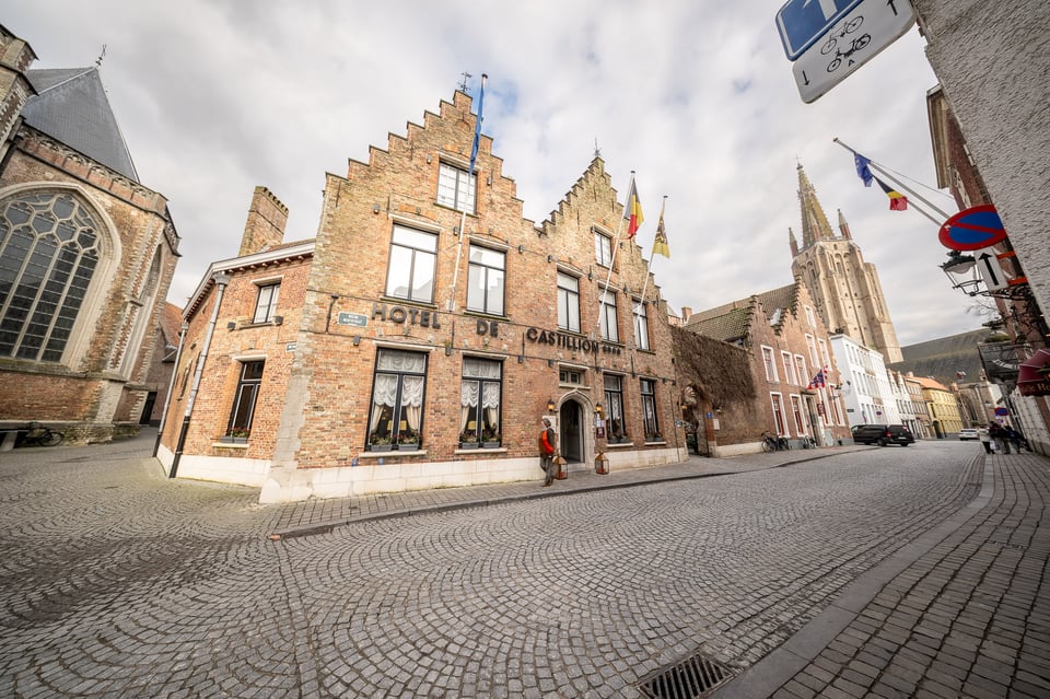 Hotel De Castillion, how it began