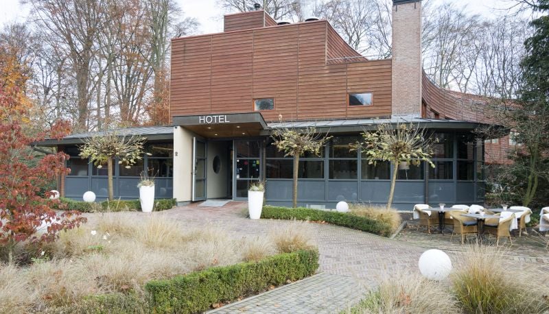 Auberge du Bonheur, how it began