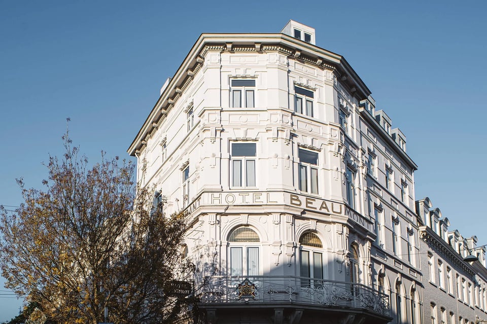 Hotel Beaumont, how it began