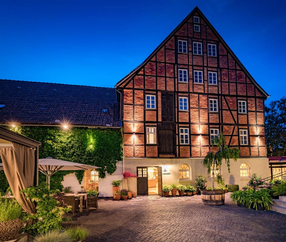 Romantik Hotel am Brühl, how it began